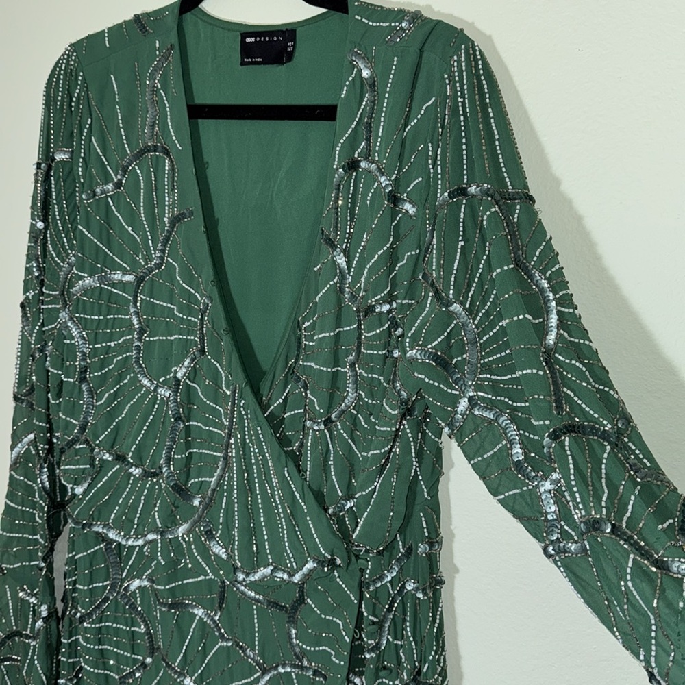 ASOS design 14 embellished wrap midi dress with scallop design in green - Picture 7 of 14